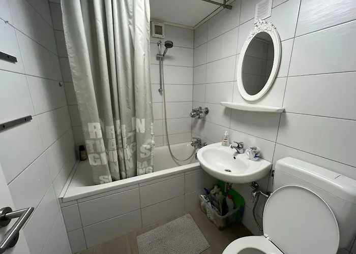 Mit Balkon Im Zentrum Von * Wiesbaden